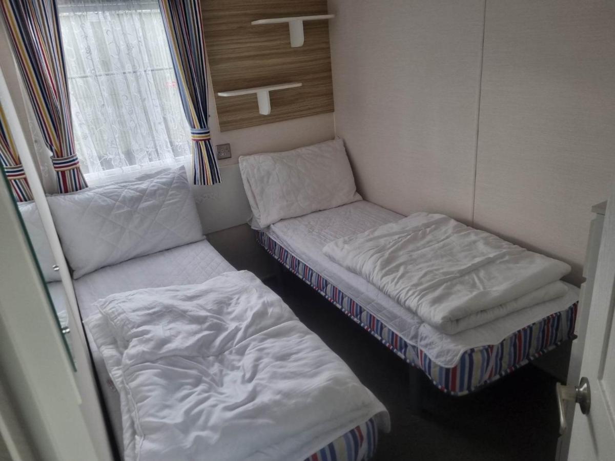 Отель 8 Berth Caravan Pg214 Golden Palm Chapel St Leonards Экстерьер фото