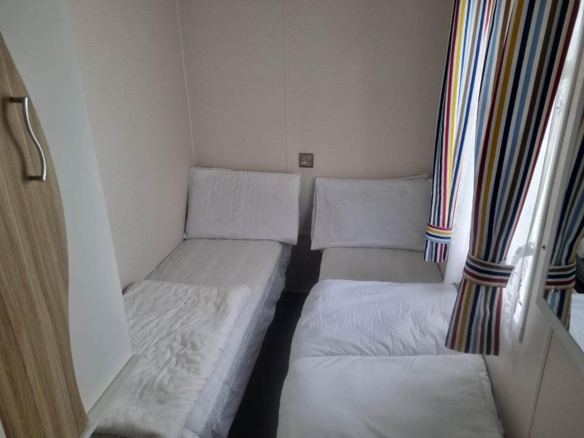 Отель 8 Berth Caravan Pg214 Golden Palm Chapel St Leonards Экстерьер фото